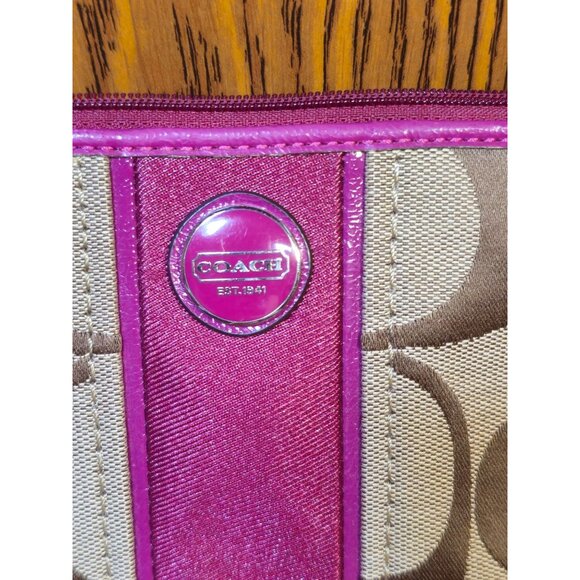 Coach Small Beige & Pink Signature Canvas Wristlet Bag With Zip Closure & Metal - Picture 4 of 9